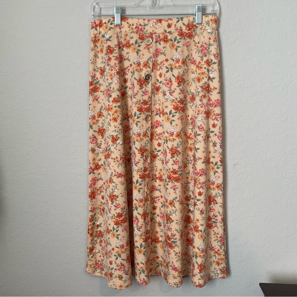 Floral maxi colorful skirt with gold buttons
